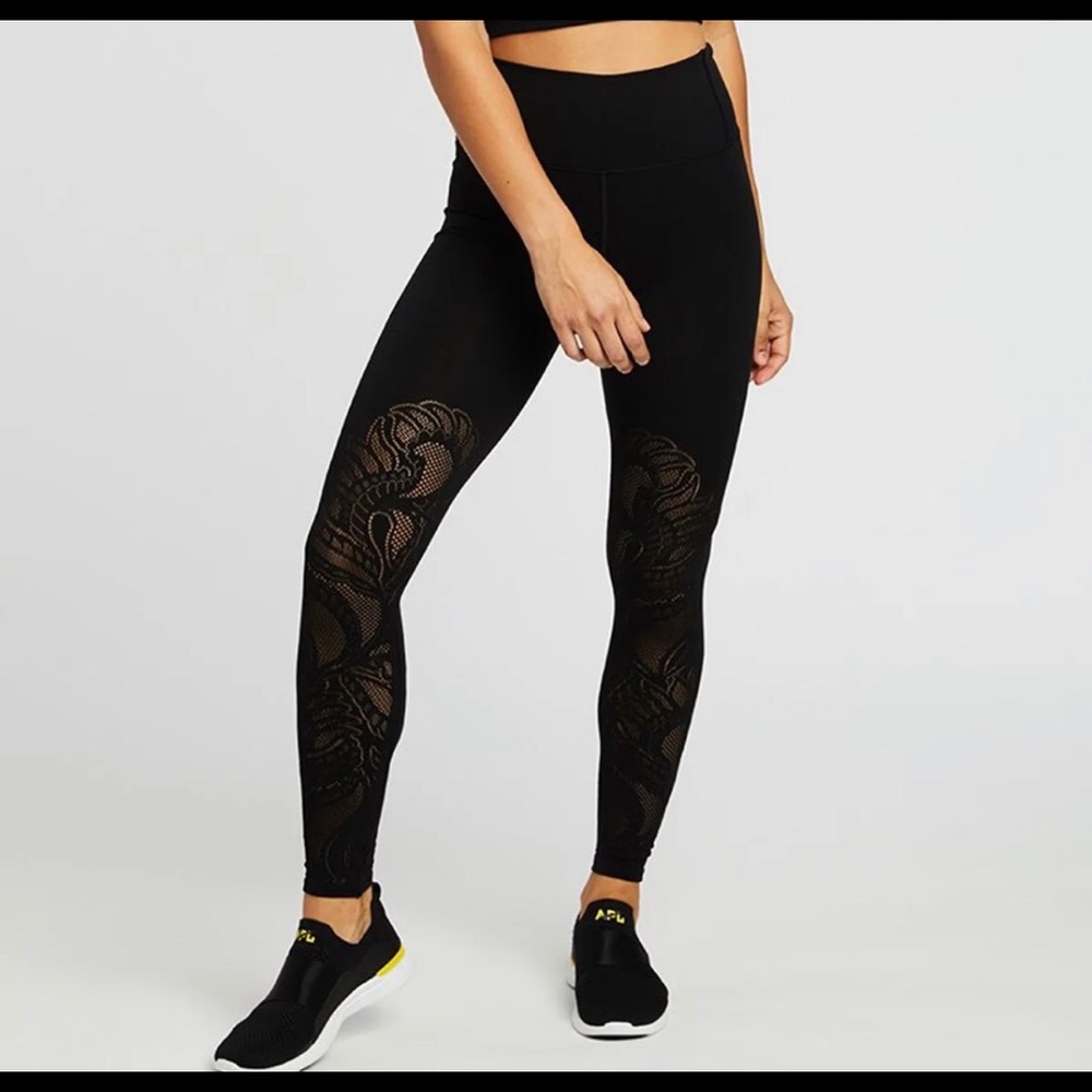 Lululemon reveal lattice paisley leggings